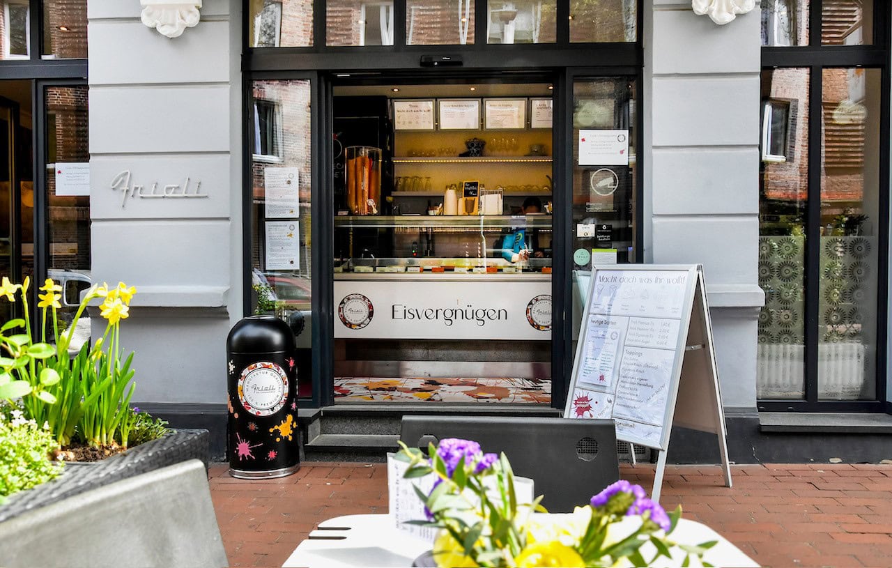 2024-Frioli-Geschaeft-Front-Terrasse