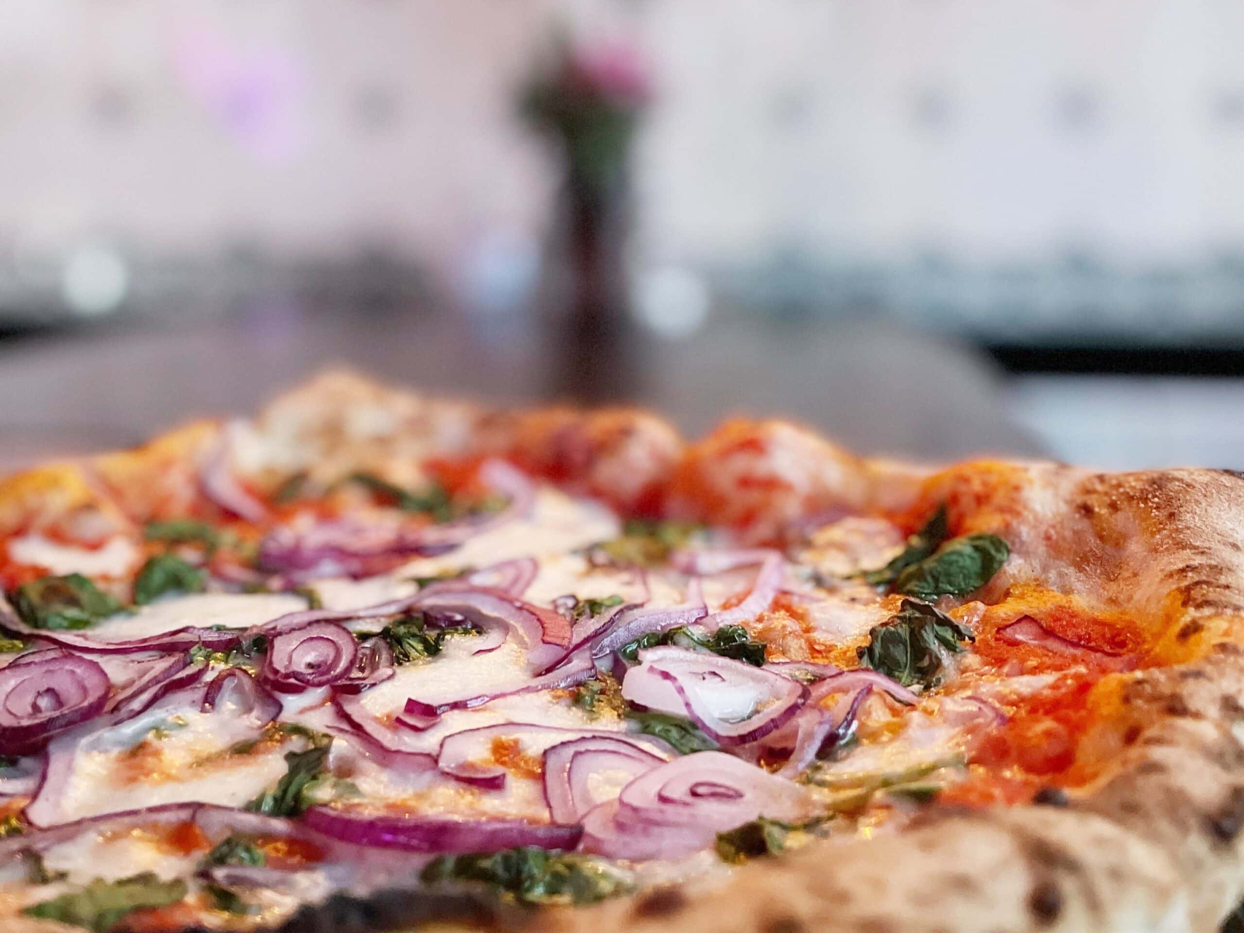 Brechts-Pizza-Vino6-scaled-1