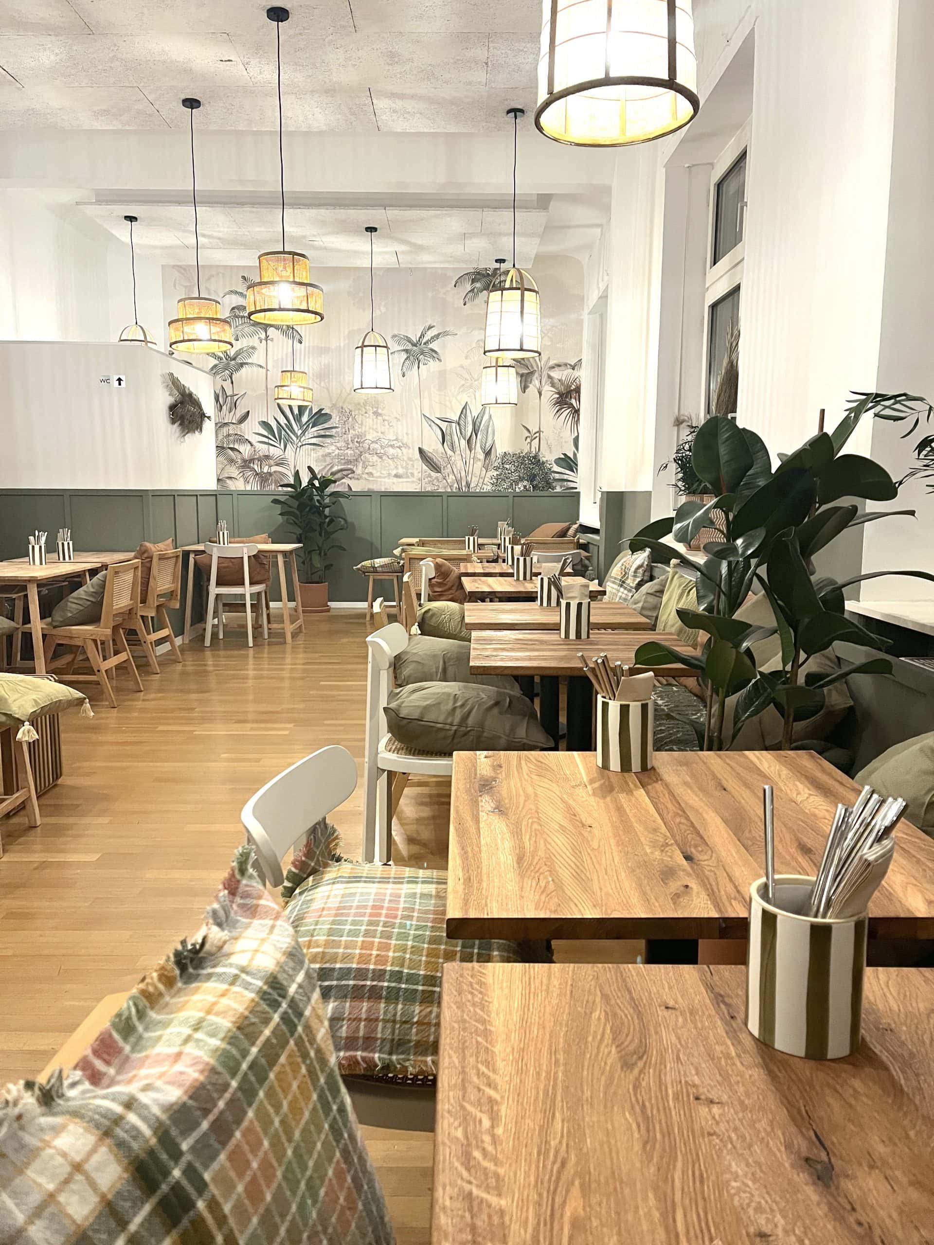 Kaffee-auf-Hawaii-Gastraum-2-scaled-1