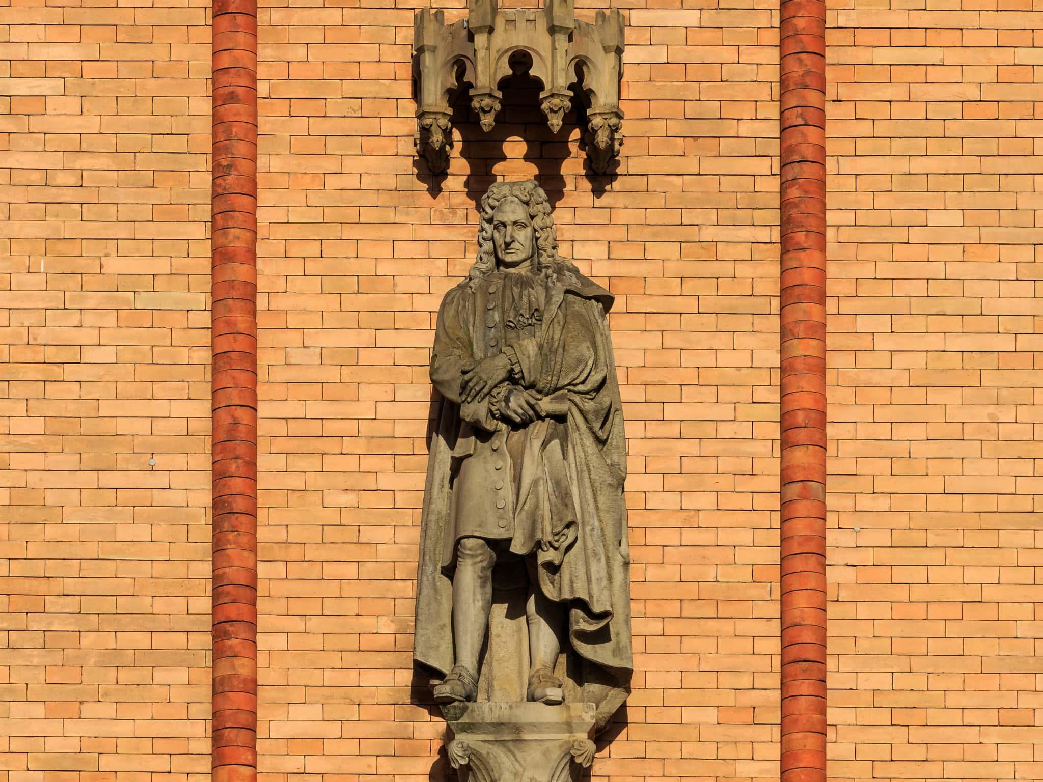 LeibnizStatue-Kuenstlerhaus_LG