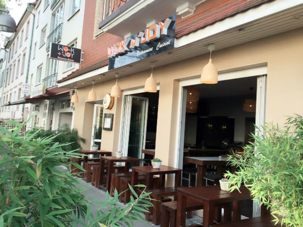 Wok-Roll-e1640205926607