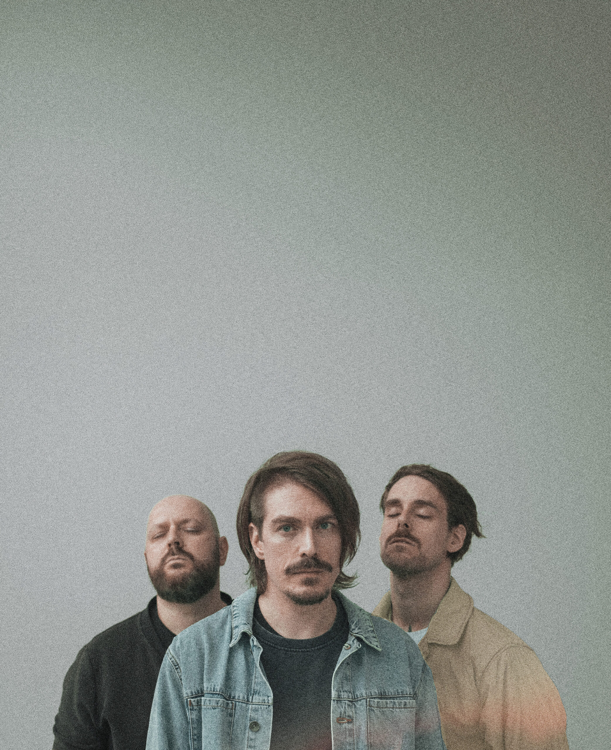 Fjort_Pressefoto_Weiss_Web_2025-Credit-Holger-Kochs-1-scaled-1